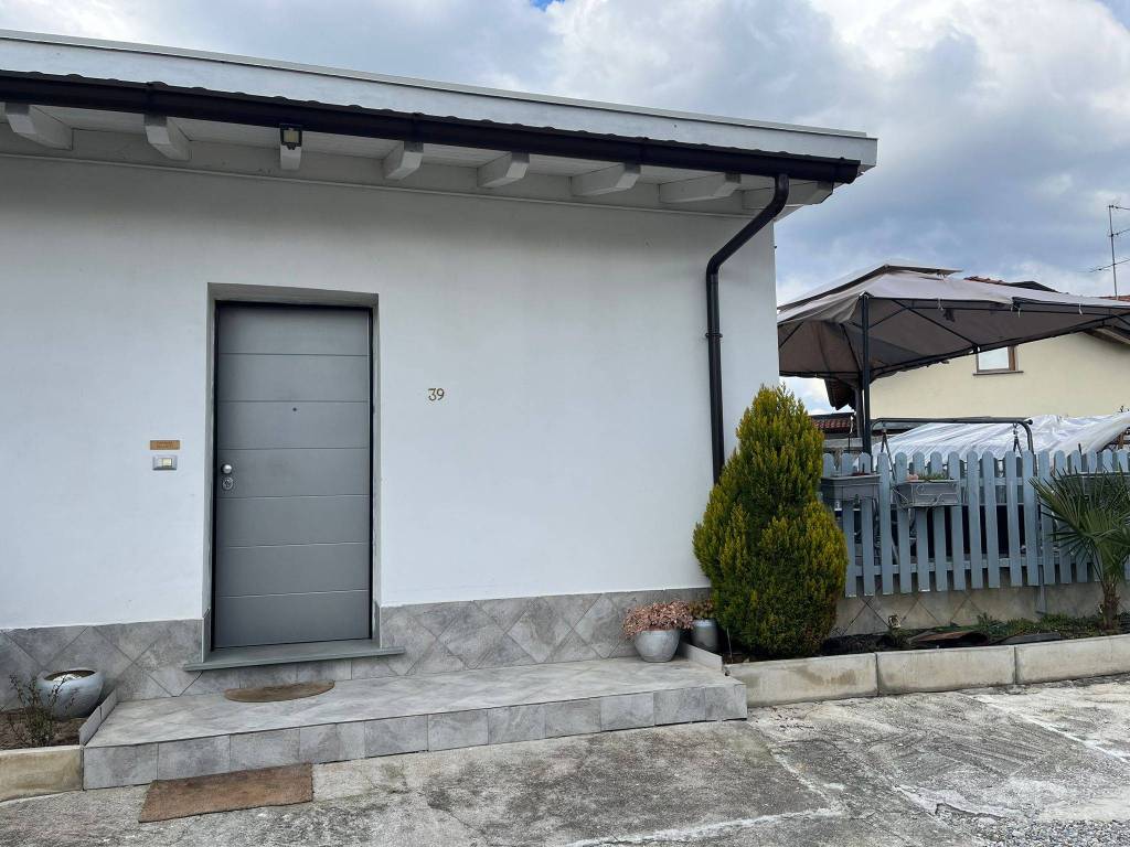 Villetta a schiera a Mariano comense in Via Dante Alighieri, 39 - Foto 3