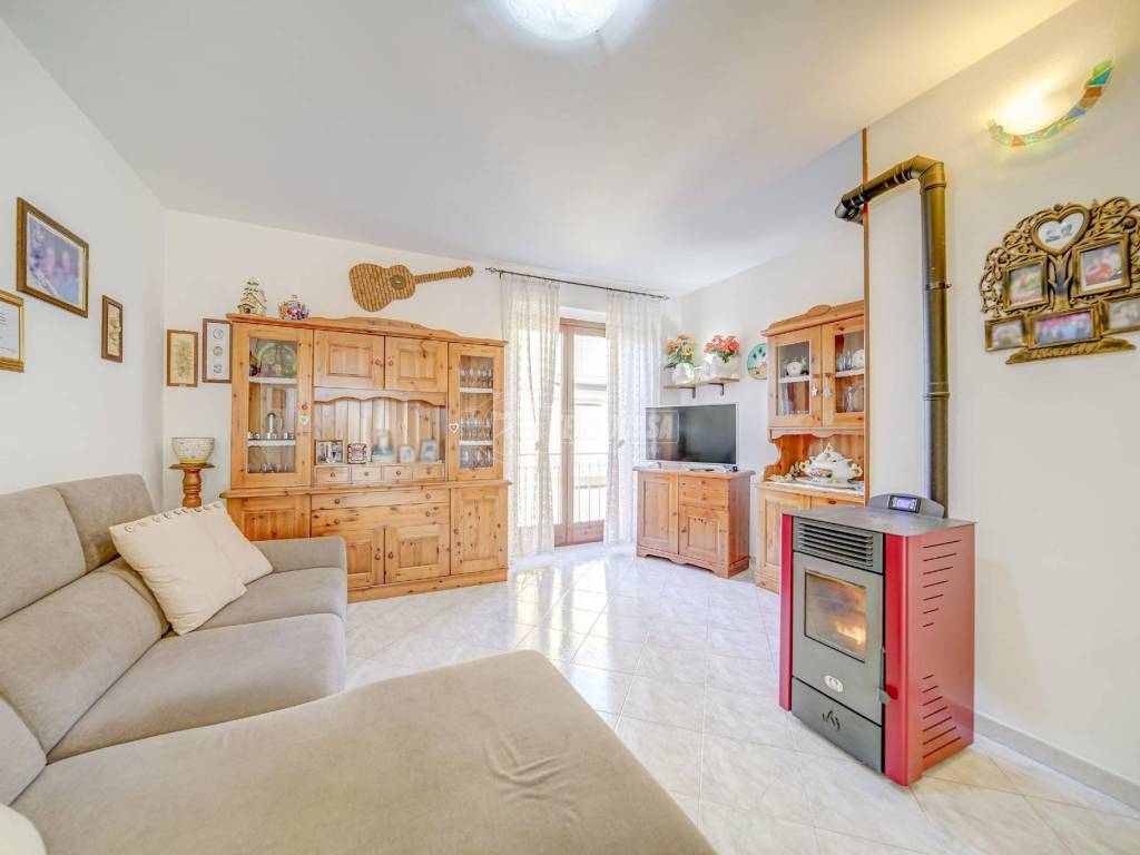 Appartamento a Castronno in Via Ceresio - Foto 2