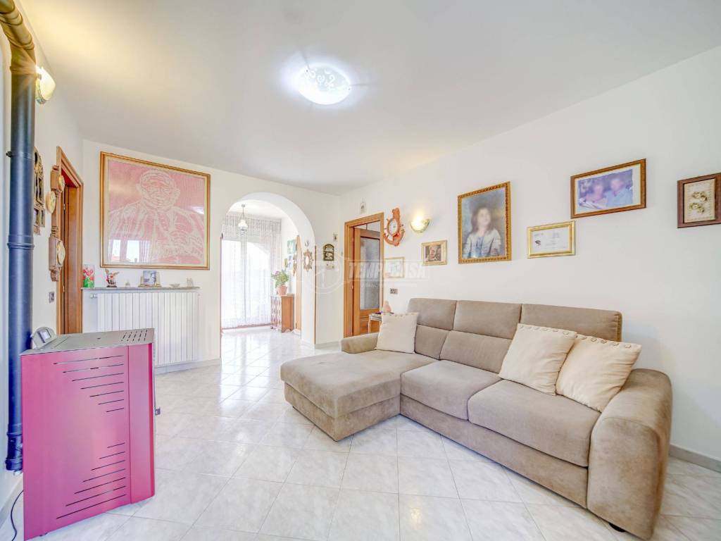 Appartamento a Castronno in Via Ceresio - Foto 3