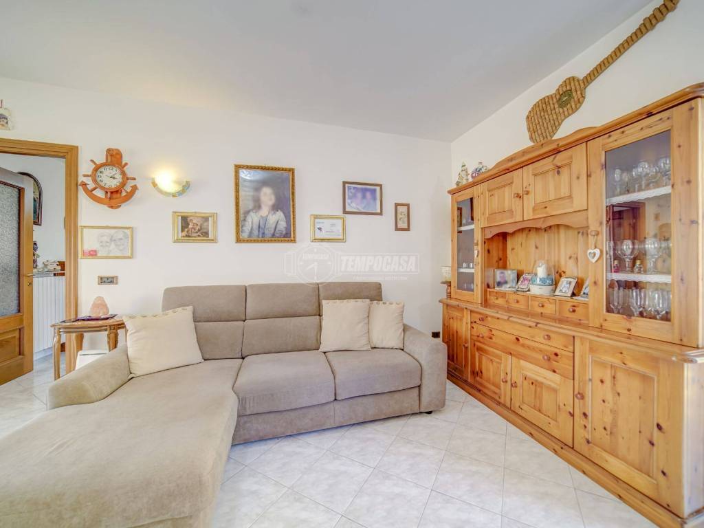 Appartamento a Castronno in Via Ceresio - Foto 4