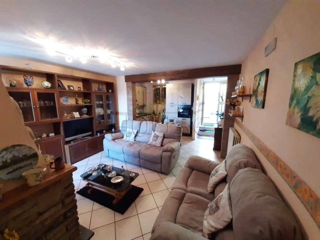 Appartamento a Pietralunga in Via piana - Foto 2