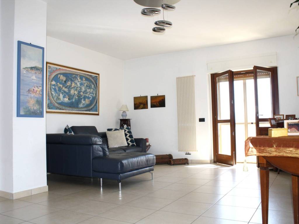 Villa a Pellezzano in Via Alcide De Gasperi - Foto 2