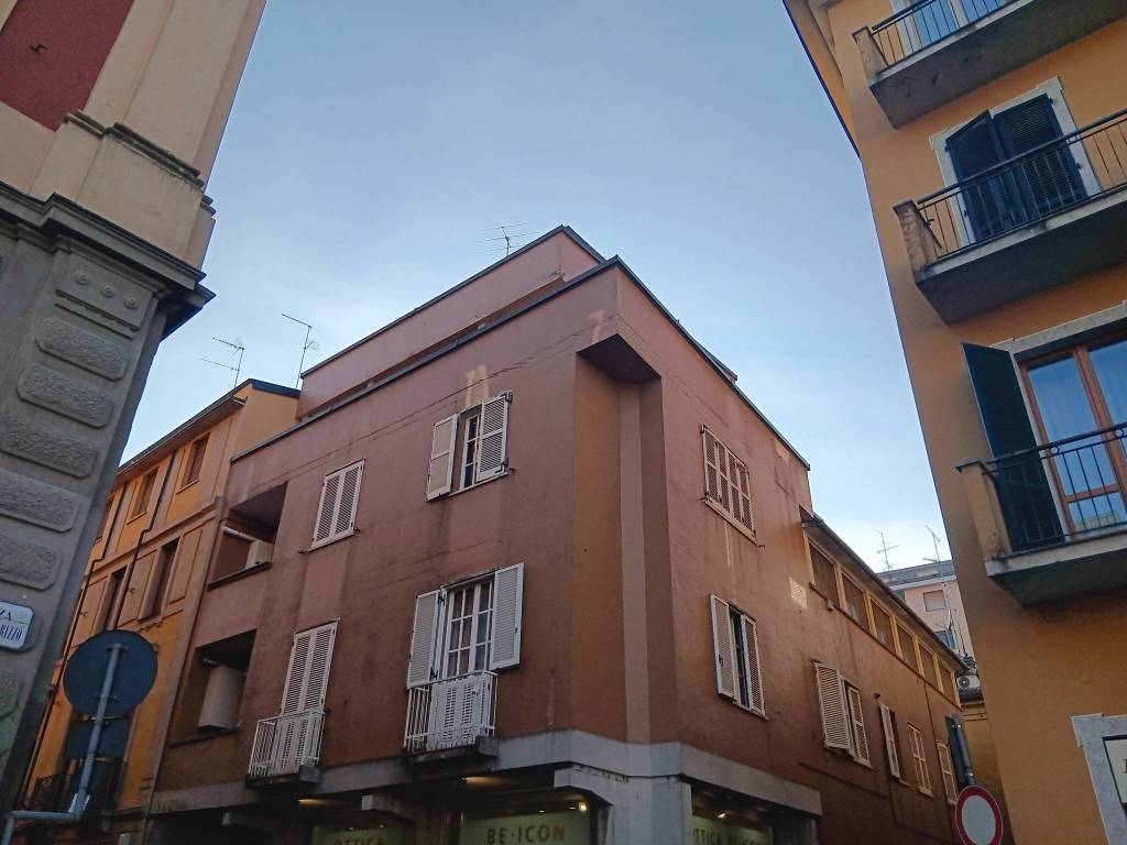 Palazzo / stabile a Tortona in Via Emilia, 38 - Foto 2