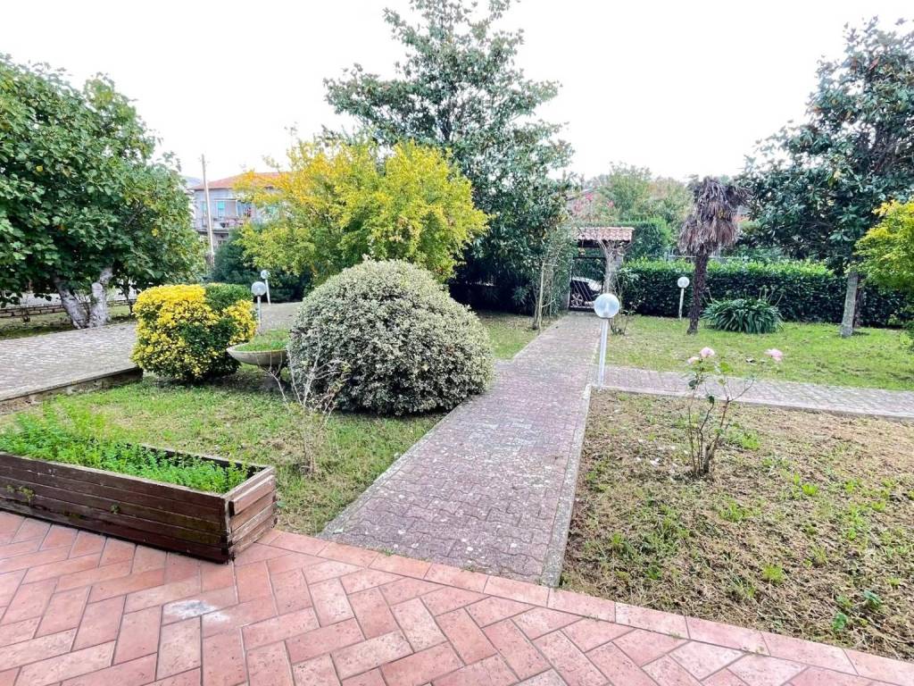 Villa a Vetralla in Via dei Navigatori - Foto 2