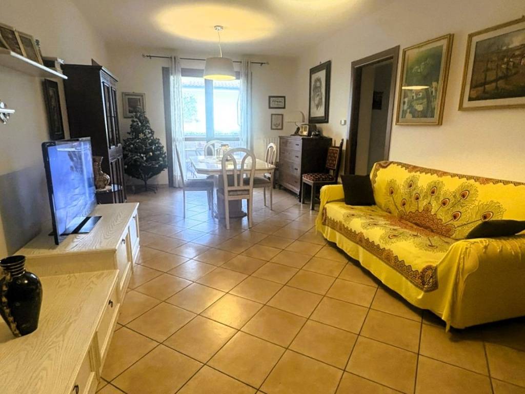 Appartamento a Terre del reno in Via Aldo Moro, 17 - Foto 4