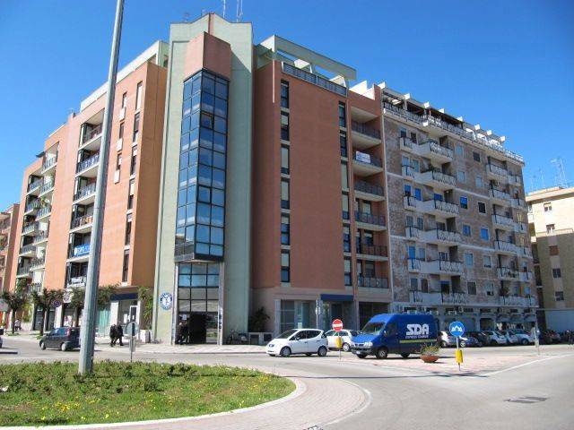 Appartamento a Brindisi in viale Commenda, 2 - Foto 2