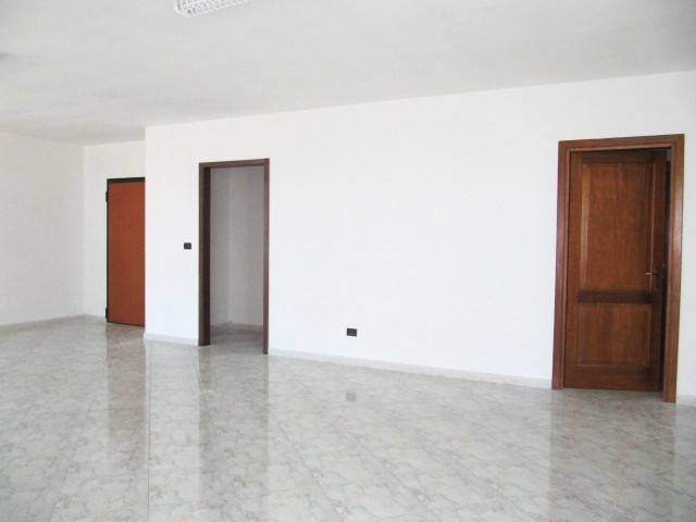 Appartamento a Brindisi in viale Commenda, 2 - Foto 3