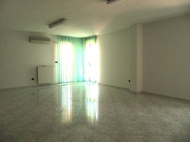 Appartamento a Brindisi in viale Commenda, 2 - Foto 4