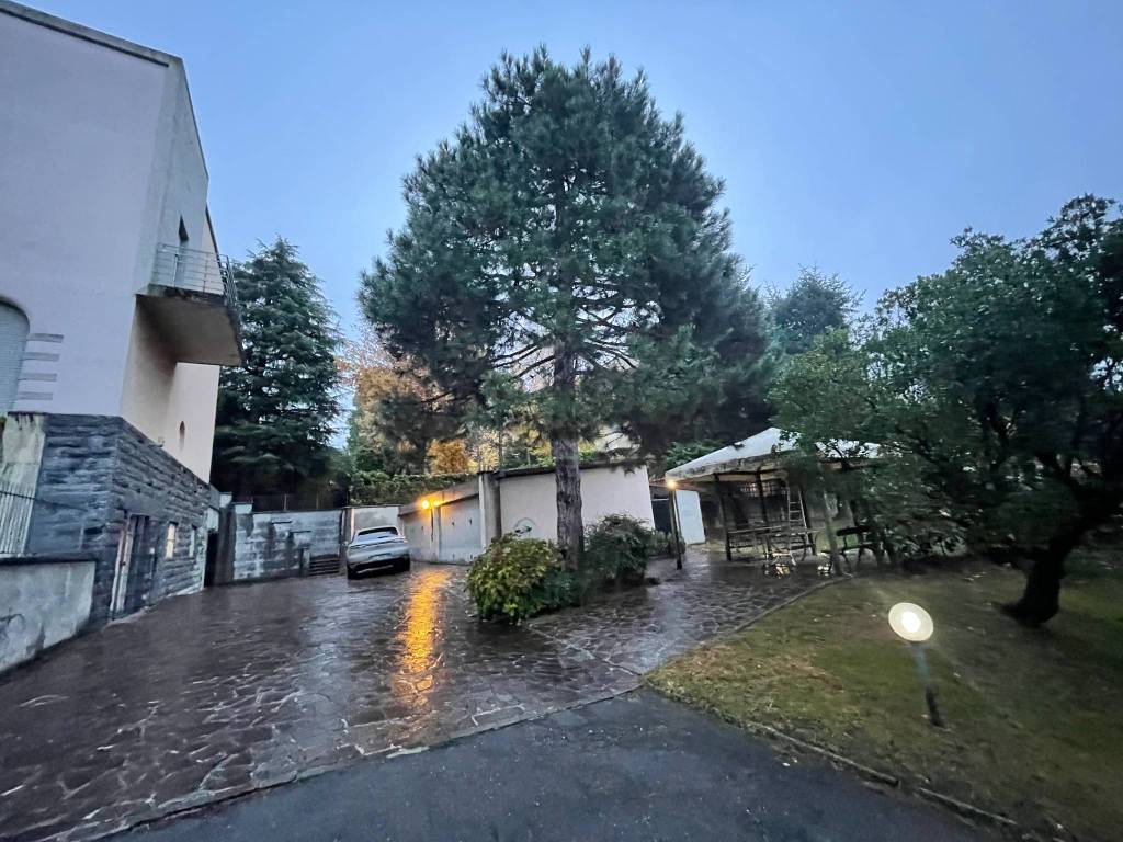 Villa a Cantù in Via Vittorio Veneto - Foto 2