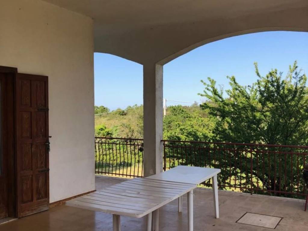 Villa a Ceglie messapica in Strada Provinciale ex SS 581 - Foto 3