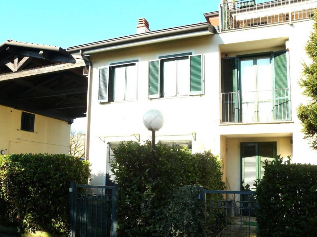 Appartamento a Origgio in Via Giosue' Ceriani, 10 - Foto 2