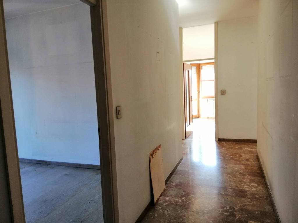 Appartamento a Asti in Piazza 1 Maggio - Foto 4