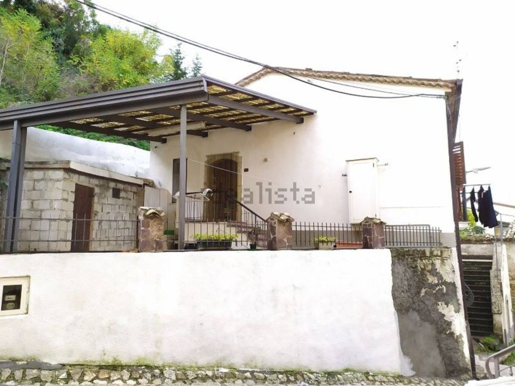 Villa a Gesualdo in Via Discesa Neviera S.N.C. - Foto 3