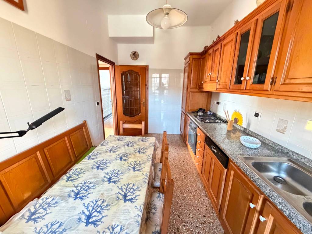 Appartamento a Genova in Via Brigata Salerno - Foto 3