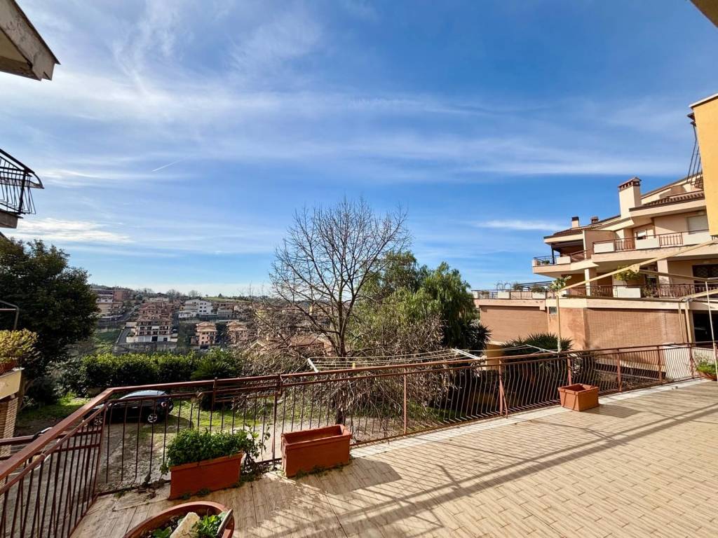 Appartamento a Monterotondo in Viale Giuseppe Serrecchia - Foto 3