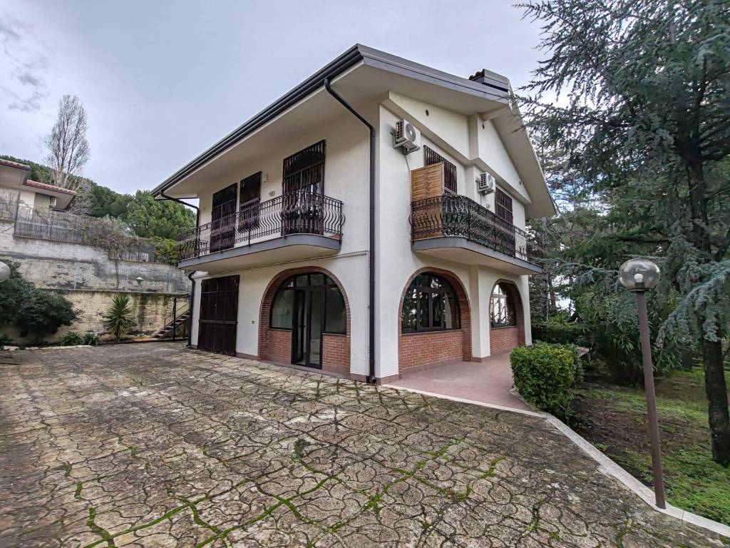 Villa a Nicolosi in Via Aldo Moro, 6 - Foto 2