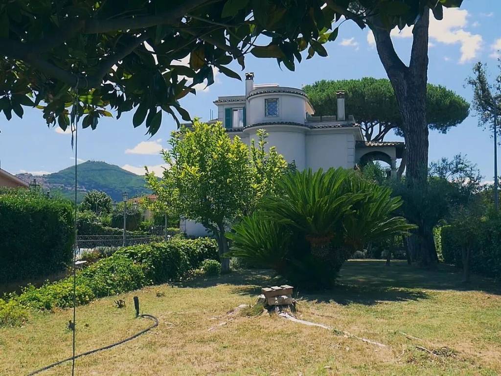 Villa a Grottaferrata in Via 24 Maggio - Foto 2