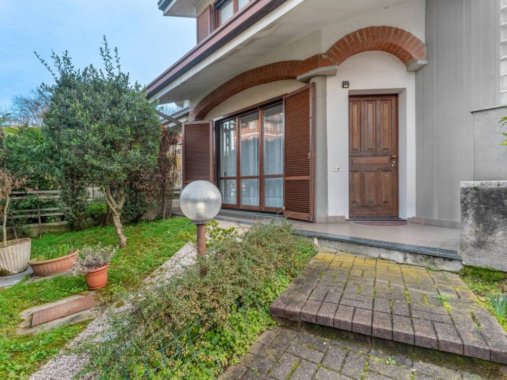 Villa a Settimo milanese in Via 4 Novembre - Foto 3