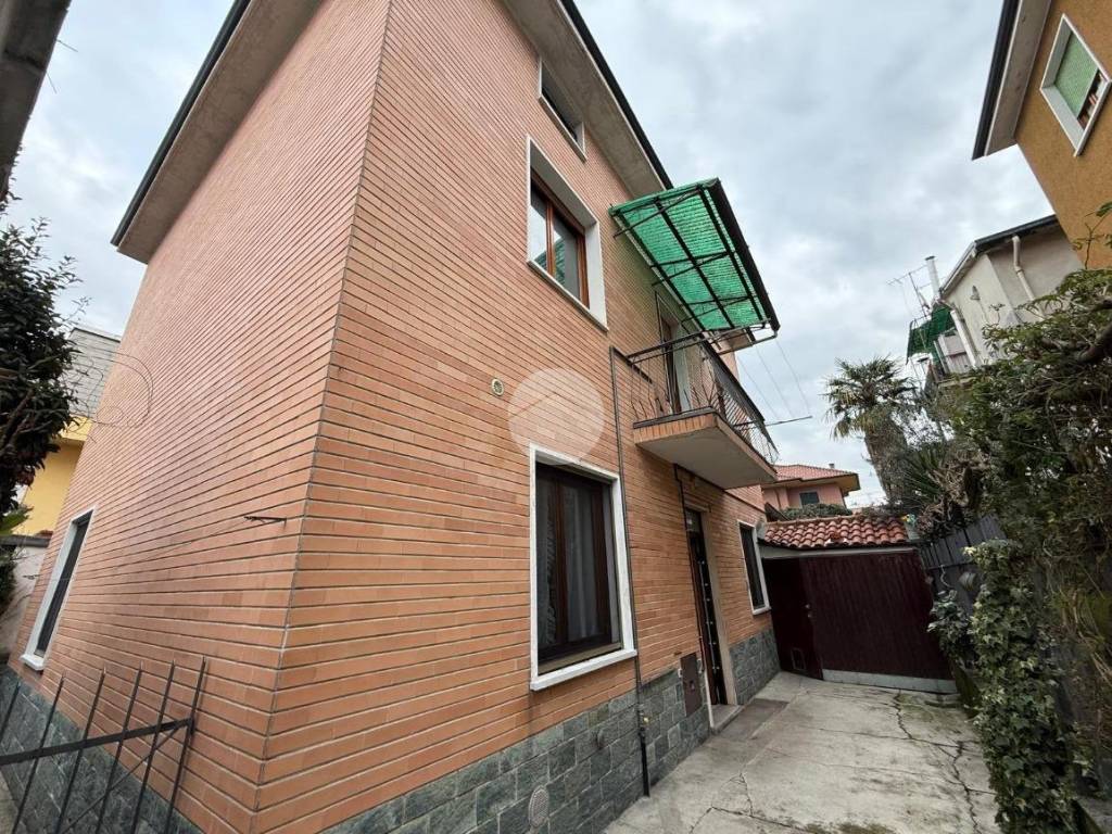 Villa a Paderno dugnano in Via Treviso, 4 - Foto 2