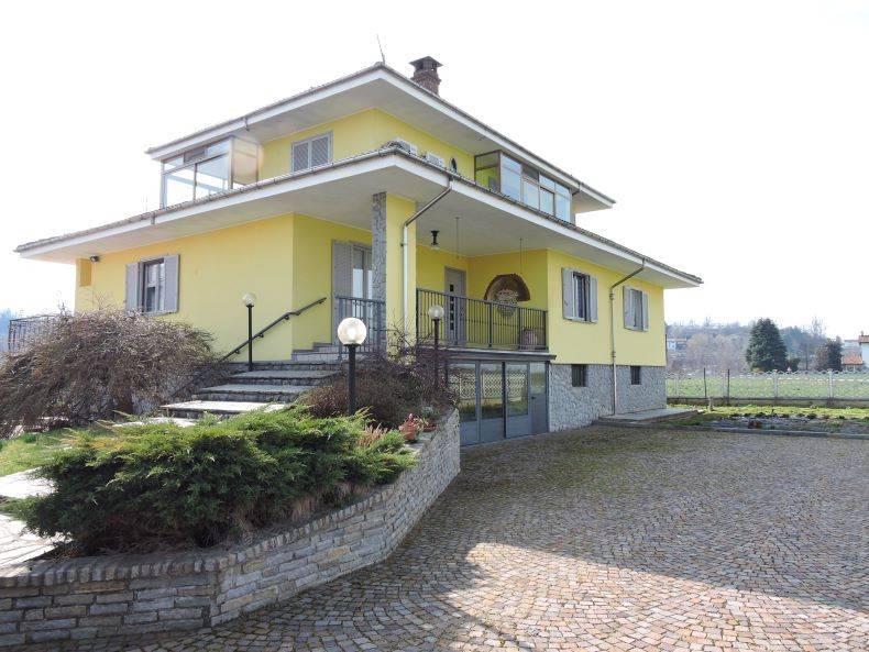 Villa a Bene vagienna in Via Carrù, 81 - Foto 2