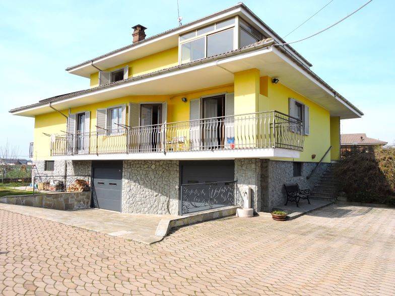 Villa a Bene vagienna in Via Carrù, 81 - Foto 4