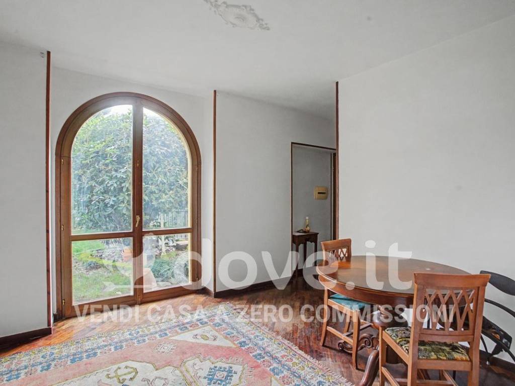 Appartamento a Usmate velate in Via Villa Angioletta, 5 - Foto 2