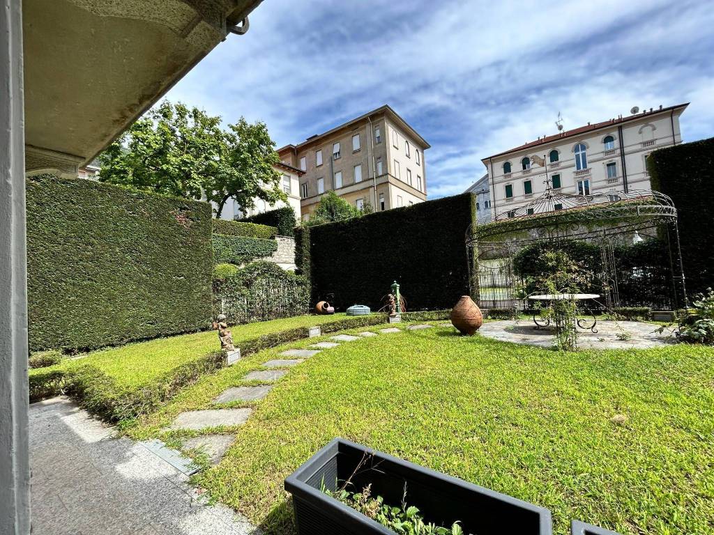 Appartamento a Como in Via Giuseppe Ferrari, 8 - Foto 3