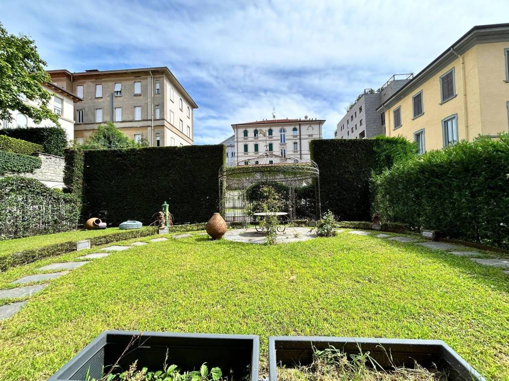 Appartamento a Como in Via Giuseppe Ferrari, 8 - Foto 5