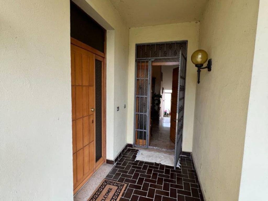 Villa a Roncoferraro in Via Andrea Costa, 7 - Foto 3