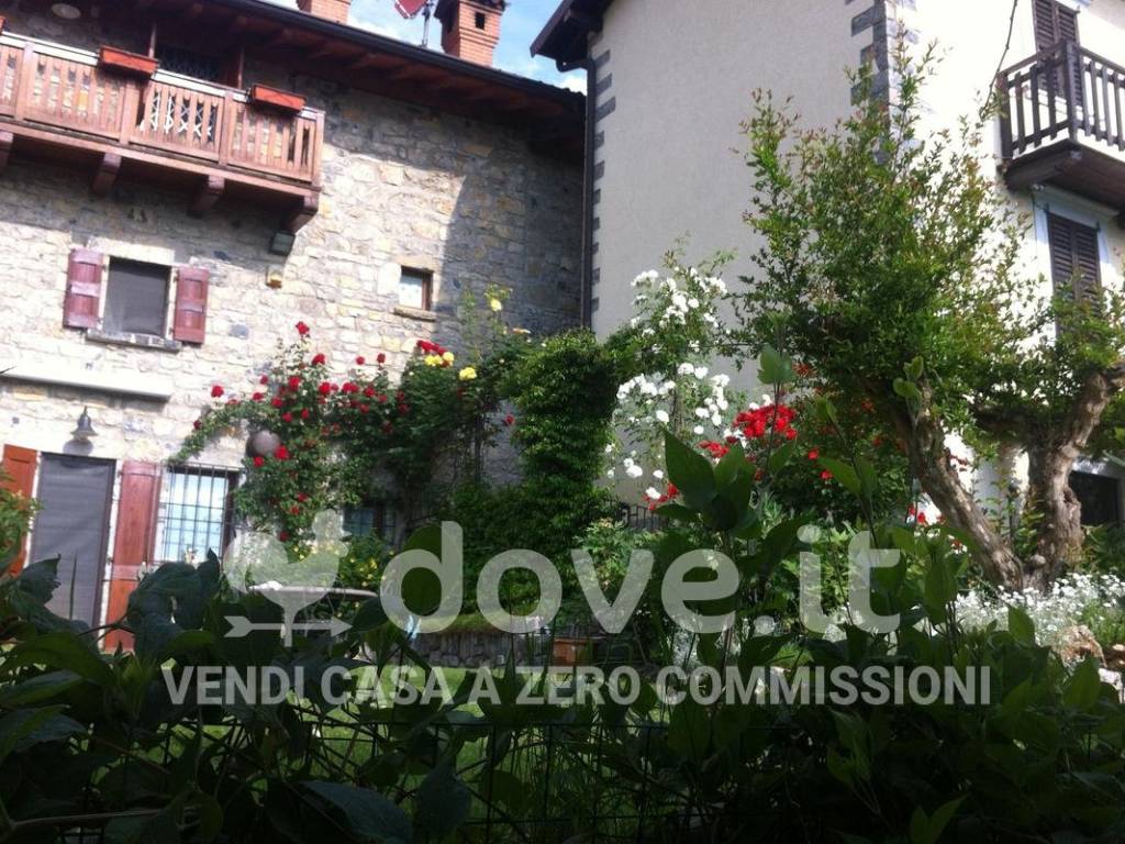 Villa a Val brembilla in Via Prato Aroldi, 2 - Foto 3
