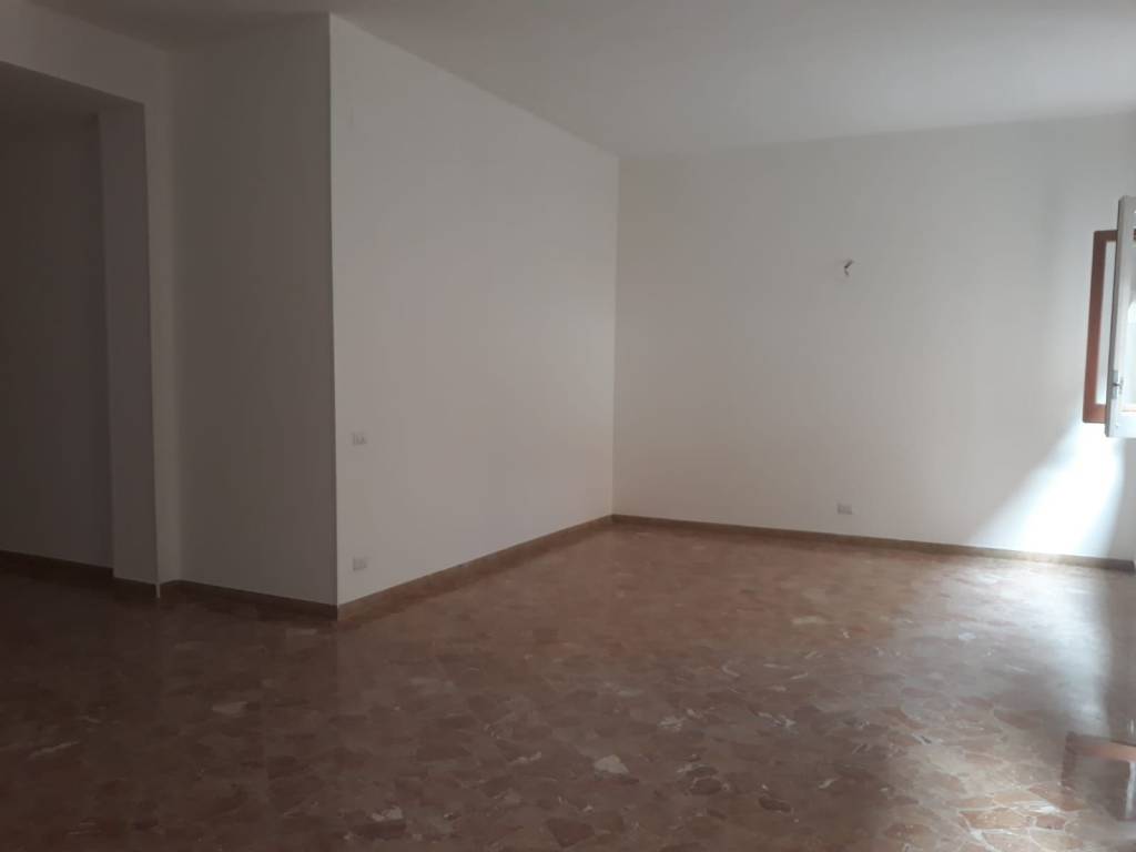 Appartamento a Taranto in Via Japigia, 10 - Foto 4