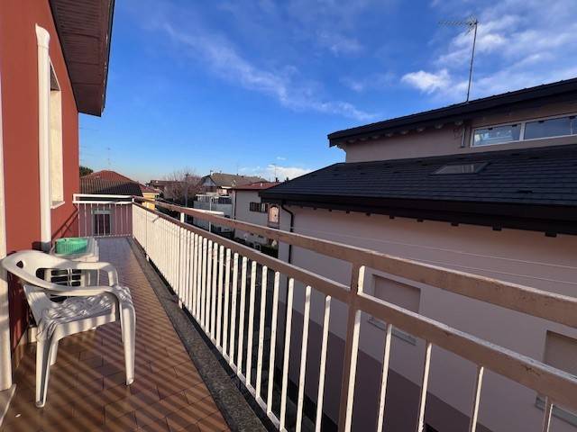 Appartamento a Garbagnate milanese in Via Pietro Mascagni, 1 - Foto 4