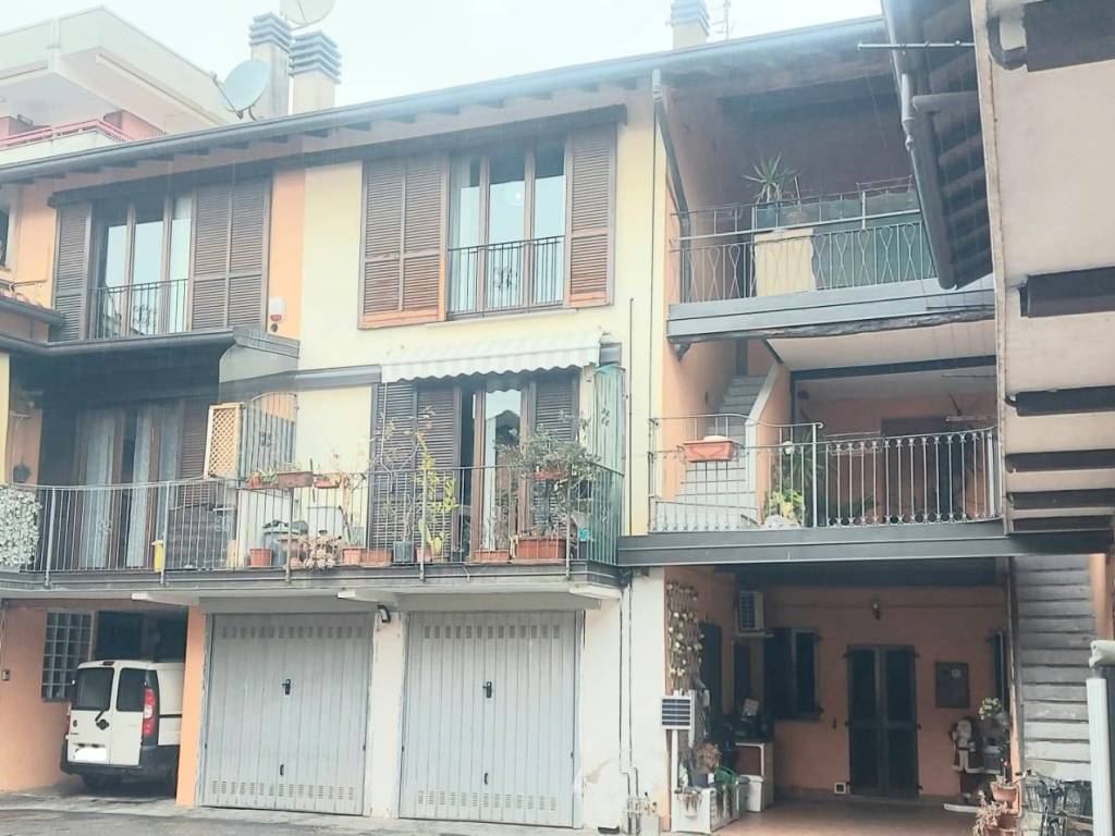 Appartamento a Rovellasca in Via Giuseppe Garibaldi, 14 - Foto 2