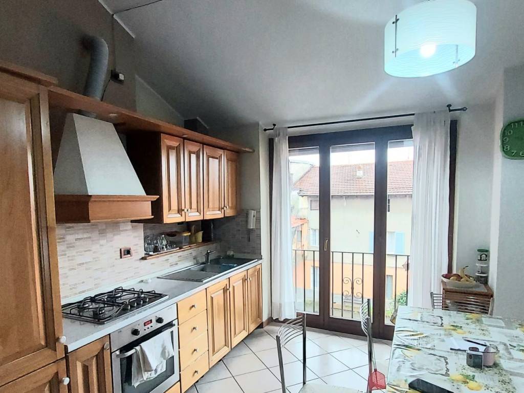 Appartamento a Rovellasca in Via Giuseppe Garibaldi, 14 - Foto 3