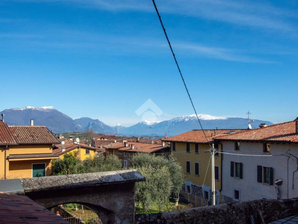 Appartamento a Polpenazze del garda in Piazza Degli Alpini, 1 - Foto 2