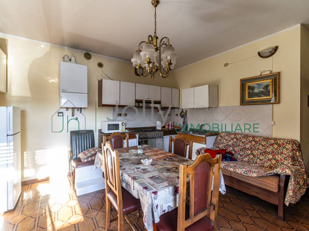 Appartamento a Casnigo in Via Raimondo Ruggeri, 25 - Foto 4