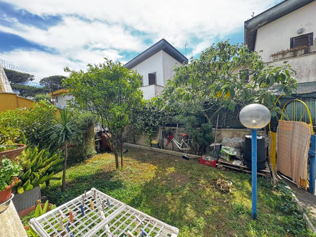 Villa a Anzio in Via delle Dalie - Foto 2