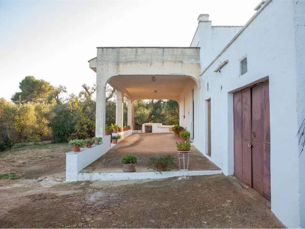 Villa a Ceglie messapica in Strada Senza Nome - Foto 2