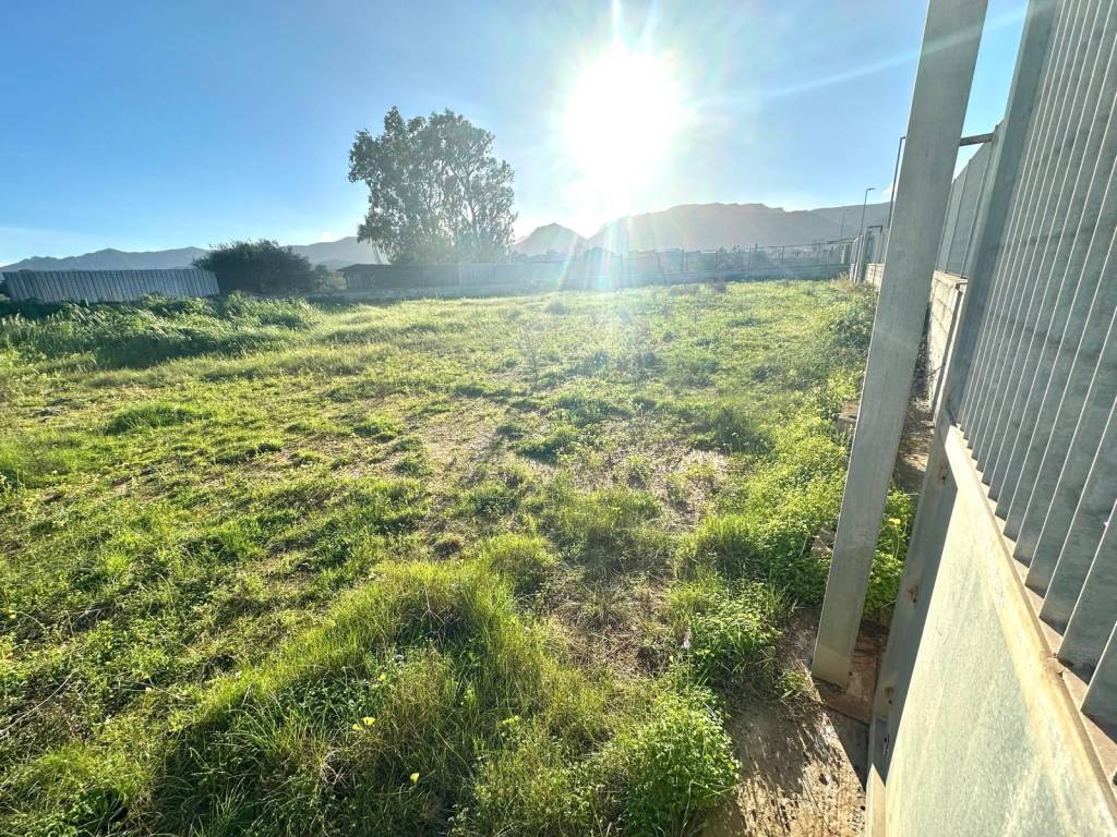 Terreno a Capoterra in Via Trexenta - Foto 2