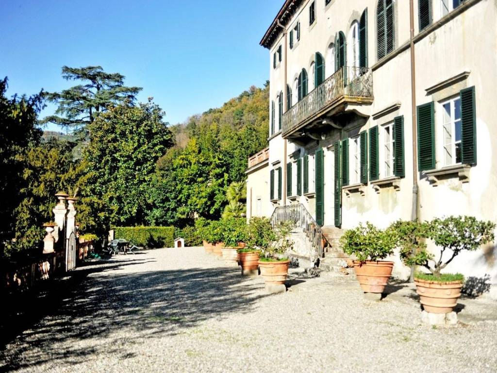 Villa a Lucca in Viale S. Gemignano, , 400 - Foto 2