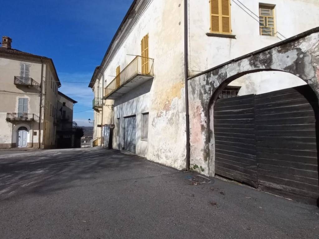 Casa indipendente a Clavesana in Piazza Vittorio Emanuele II, 1 - Foto 2