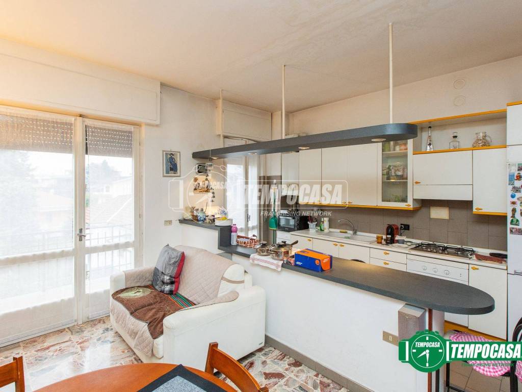 Appartamento a Castellanza in Via Edmondo de Amicis 12 - Foto 3