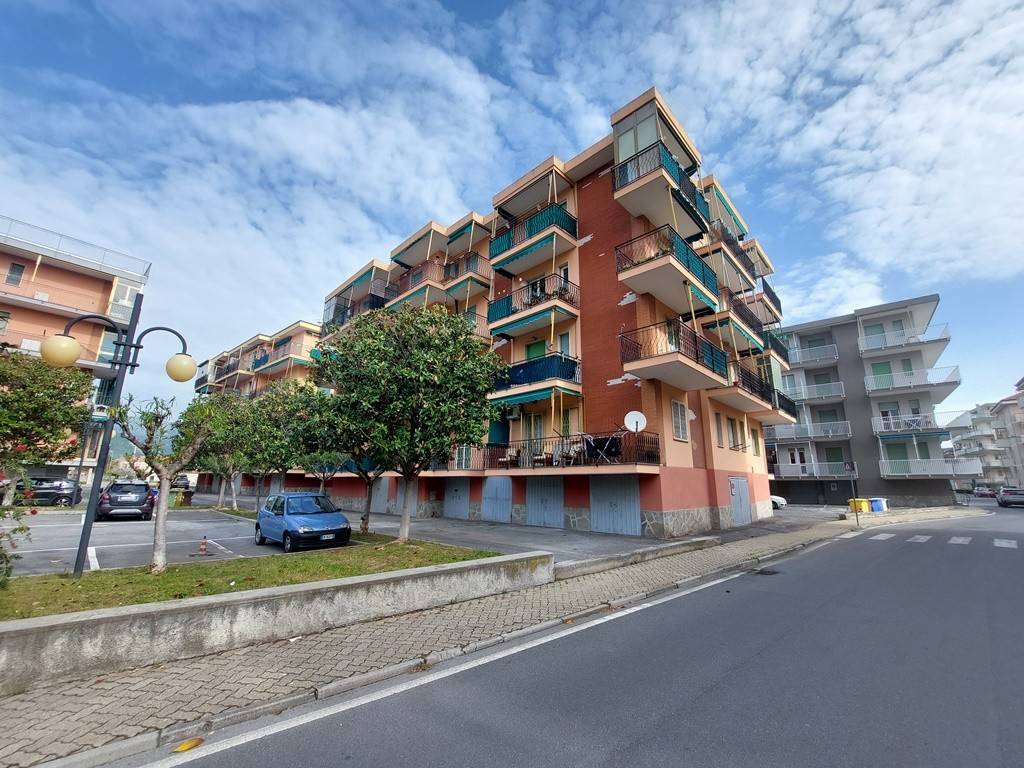 Appartamento a Borghetto santo spirito in Via Bologna, 4 - Foto 2