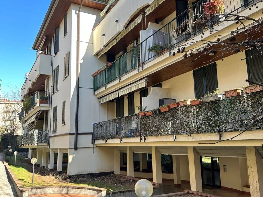 Appartamento a Carate brianza in Via Federico Confalonieri - Foto 2