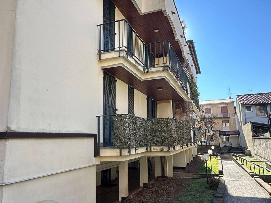 Appartamento a Carate brianza in Via Federico Confalonieri - Foto 3