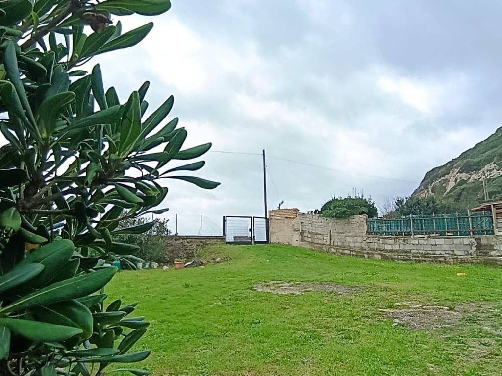 Villa a Minturno in Piazza Giorgio Bassani, 1 - Foto 2