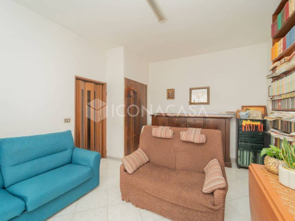 Appartamento a Parabiago in Via Francesco Petrarca, 34 - Foto 2