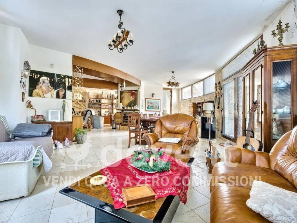 Villa a Conversano in Viale Discesa del Monte, 37 - Foto 3