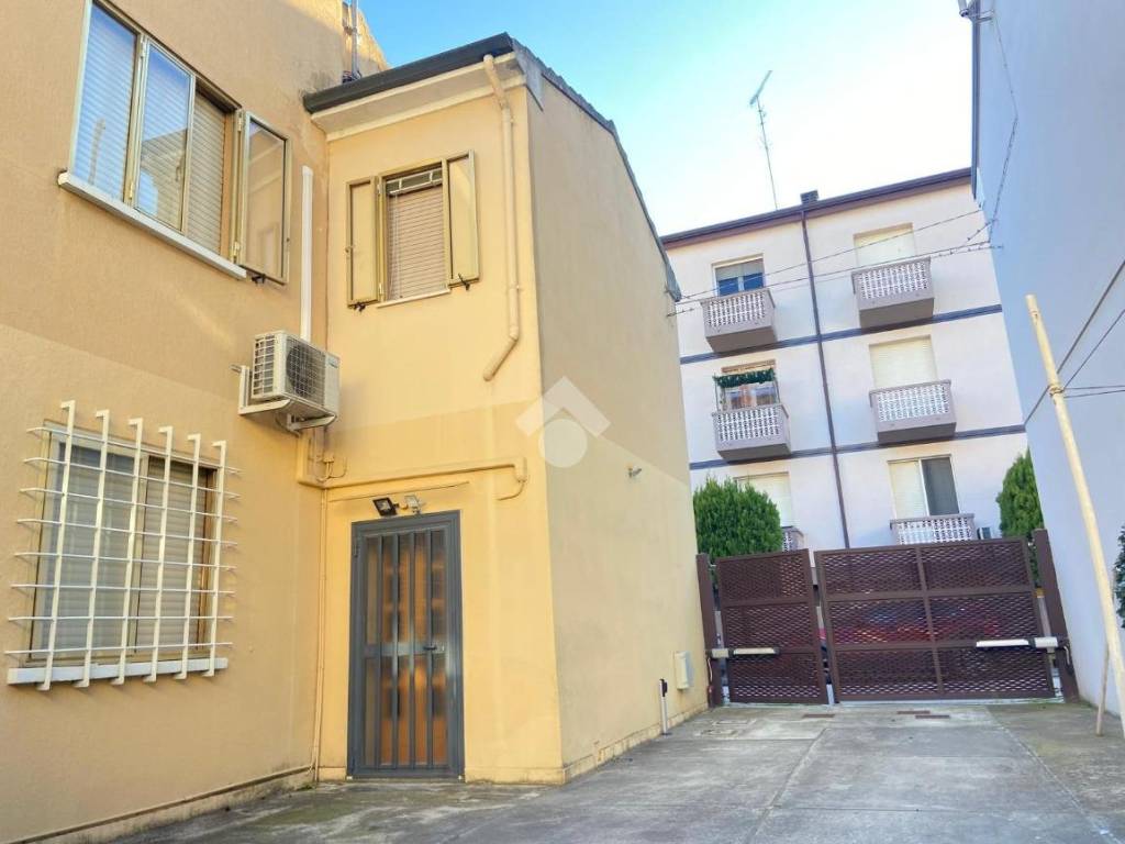 Casa indipendente a Ferrara in Via Compagnoni, 48 - Foto 3