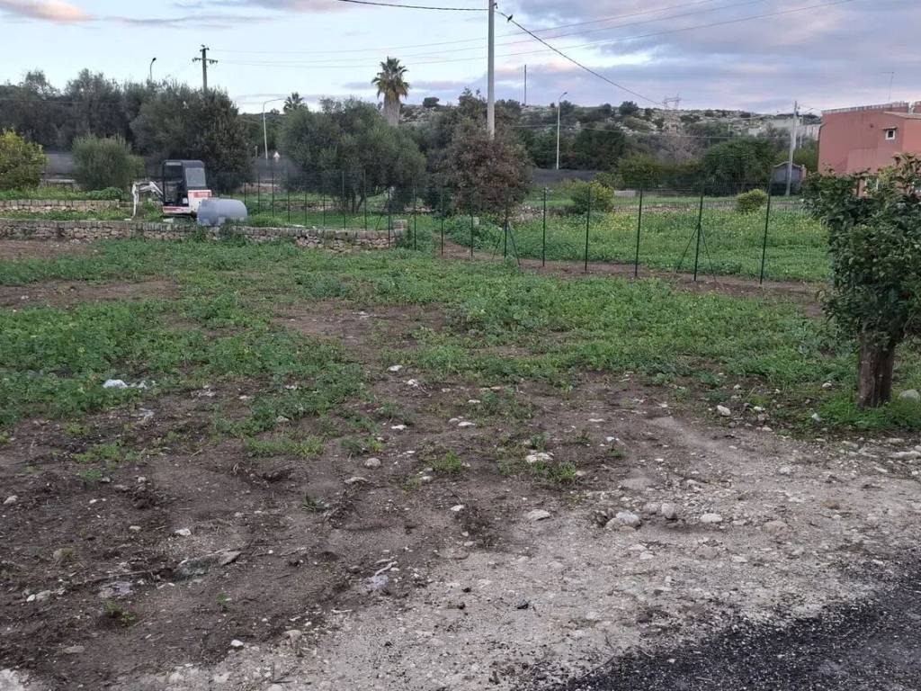 Terreno a Siracusa in Via Per Floridia No Number - Foto 3